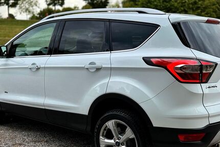 Ford Kuga 81.000 km 15.000 &euro; Düren 52351