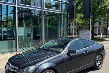 Mercedes-Benz C 250 238.000 km 8.900 € Berlin 13469