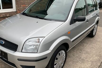 Ford Fusion 123.000 km 2.990 € Moers 47443