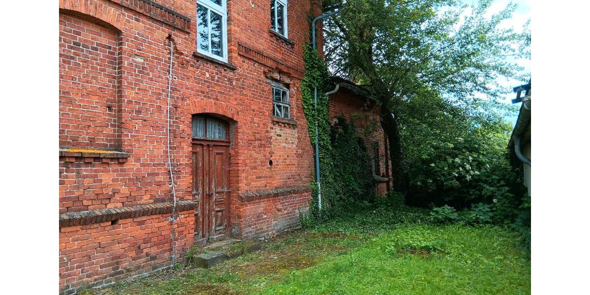 Mehrfamilienhaus, Wohnhaus Arendsee (Altmark) - 12 Zimmer, 300 m&sup2;, 70.000&euro; | Angebot:26957652