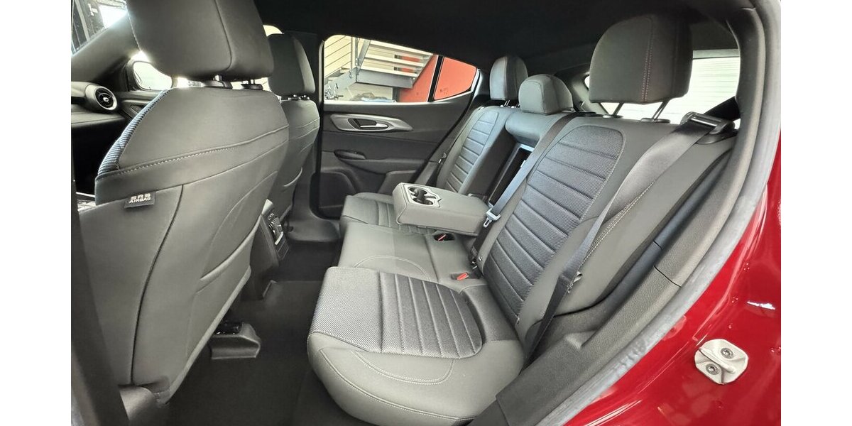 Alfa Romeo Tonale 1.6 VGT-D Sprint ACC Sitzheizung 8.880 km 22.490 &euro; Lich 35423