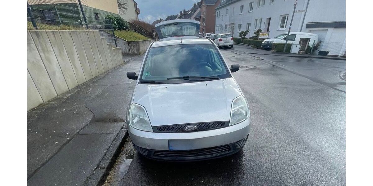 Ford Fiesta 214.000 km 1.100 &euro; Baunatal 34225