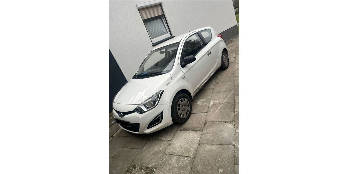 Hyundai i20 173.000 km 1.900 &euro; Loxstedt 27612
