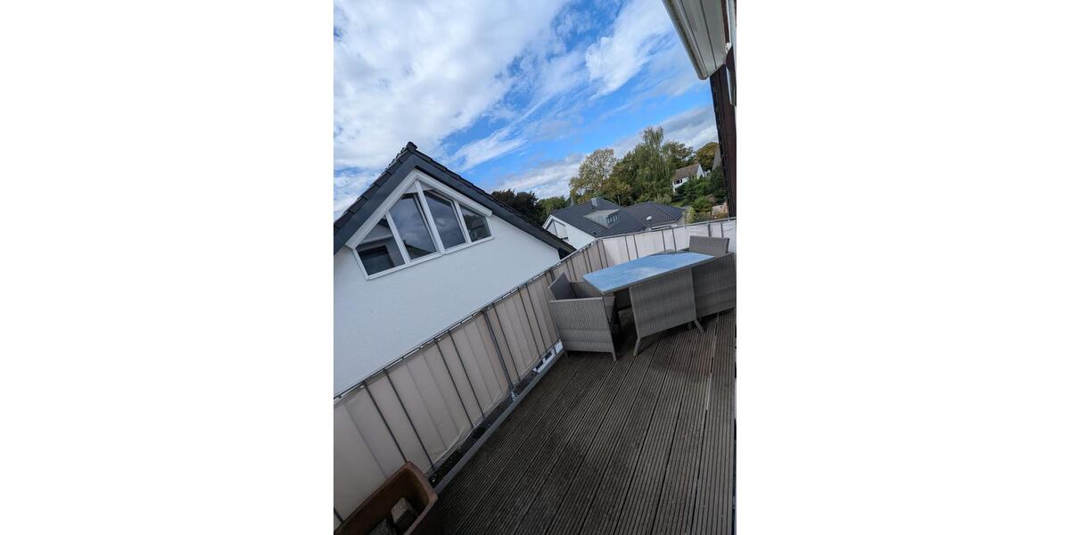Dachgeschoßwohnung Köln Porz - 4 Zimmer, 94 m&sup2;, 1.310&euro; | Angebot:26285617