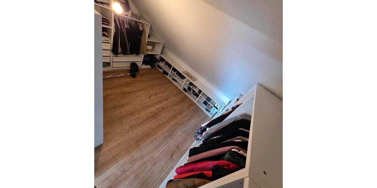Dachgeschoßwohnung Harxheim - 4.5 Zimmer, 148 m&sup2;, 1.900&euro; | Angebot:26196443