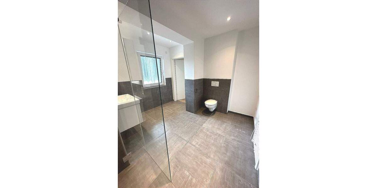 Etagenwohnung Trier Innenstadt - 2 Zimmer, 97 m&sup2;, 1.330&euro; | Angebot:26867071