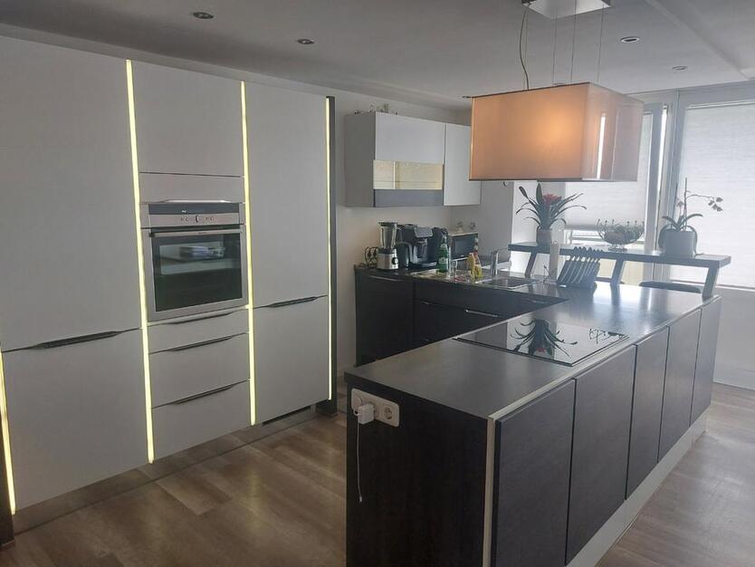 3-Zi Split-Level-Wohnung Panoramablick offener WohnKüchenbereich zimmer