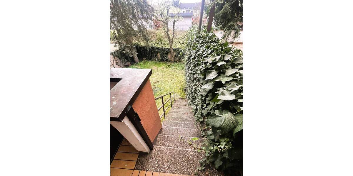 Etagenwohnung Düsseldorf Wersten - 4 Zimmer, 127 m&sup2;, 1.150&euro; | Angebot:26702845