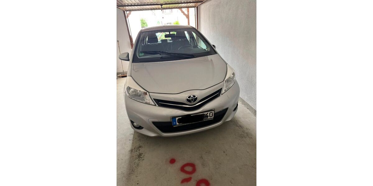 Toyota Yaris 10.633 km 9.770 &euro; Petersberg-Böckels 36100