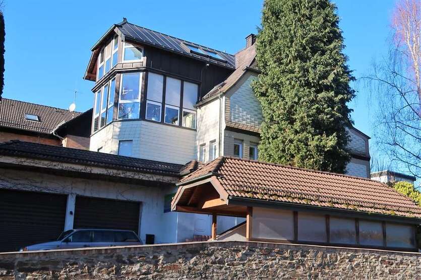Haus zum Kaufen in Dietzhölztal Steinbrücken 350.000 € 323.5 m²