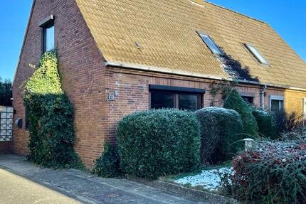 Doppelhaushälfte mit Potenzial und Wohfühlgarten 3 zimmer