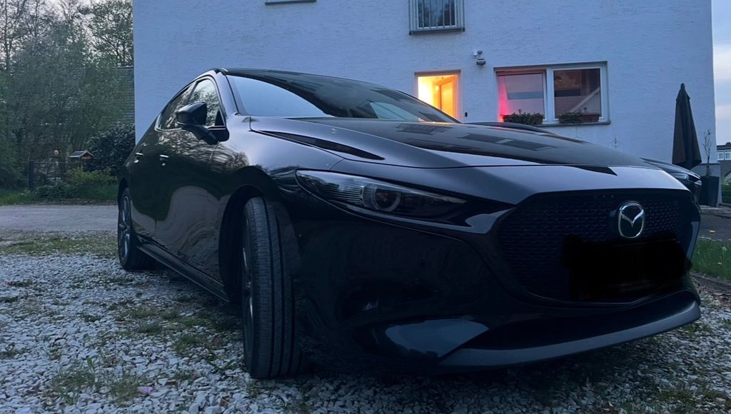 Mazda 3 107.000 km 15.999 &euro; DETMOLD 32760