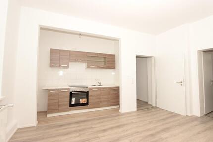 Sanierte 3 ZKB, 88m², mit EBK, Balkon und Dusche in Wilhelmshaven zimmer