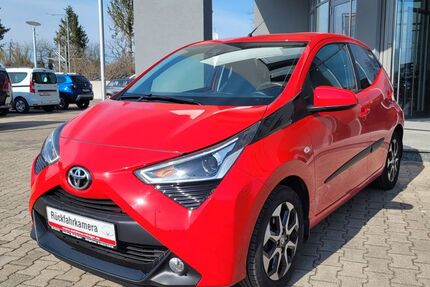Toyota Aygo (X) 14.750 km 12.249 &euro; Königsbrunn / Augsburg 86343