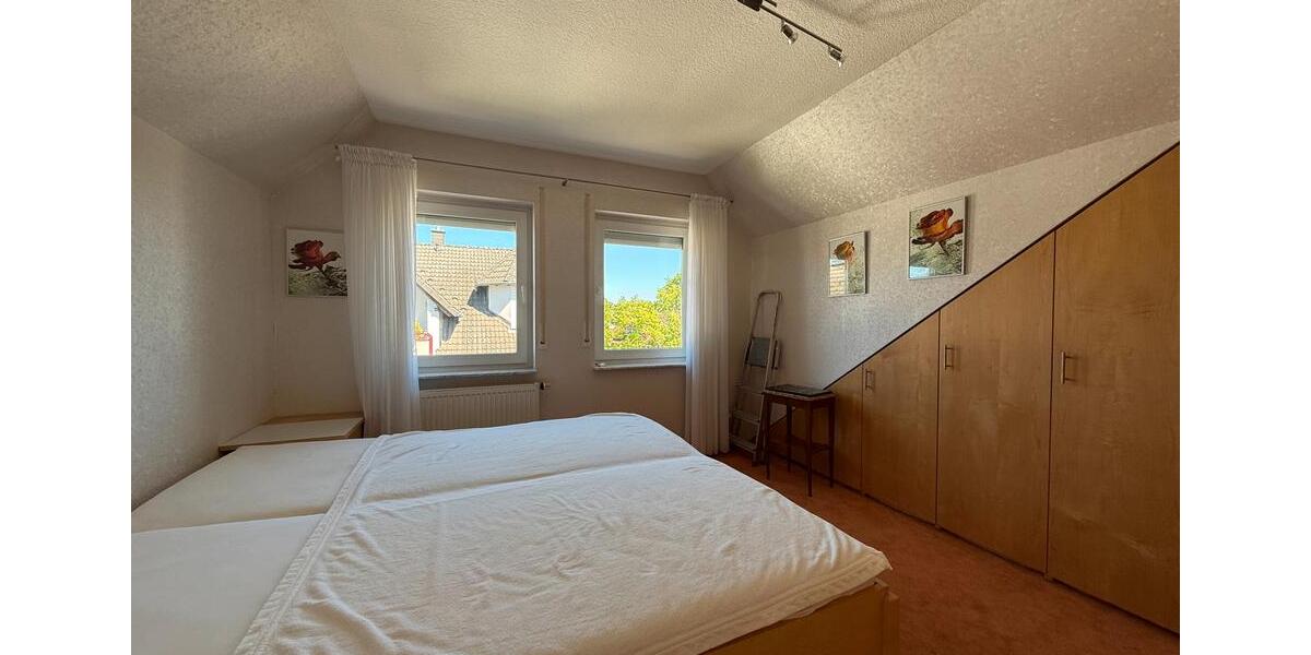 Dachgeschoßwohnung Bruchköbel - 3 Zimmer, 80 m&sup2;, 1.040&euro; | Angebot:26579126