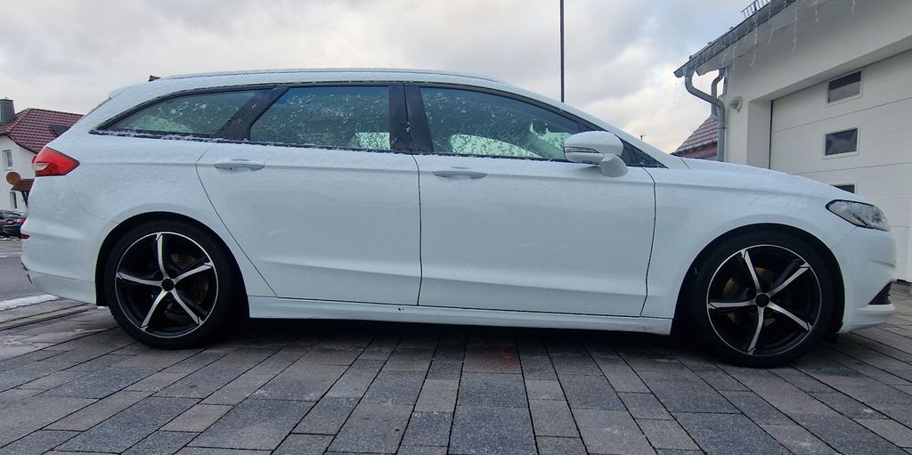 Ford Mondeo 245.100 km 8.900 &euro; Baunatal 34225