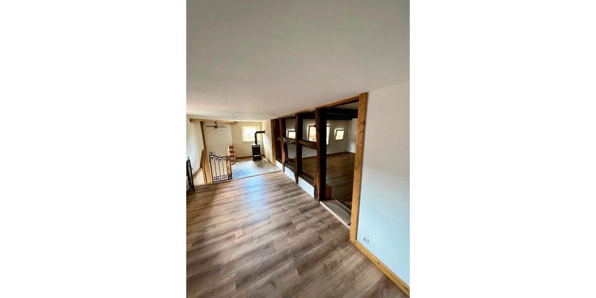Einfamilienhaus Bad Salzuflen Ehrsen-Breden - 7 Zimmer, 250 m&sup2;, 2.000&euro; | Angebot:25982318