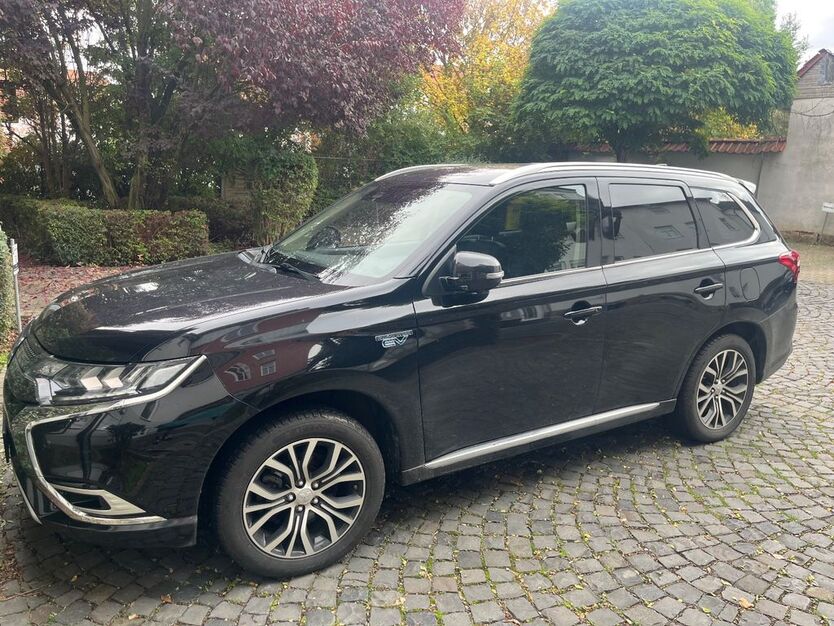 Mitsubishi Plug-in Hybrid Outlander 65.550 km 26.490 € Mühlhausen 99974