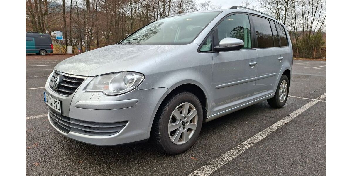 VW Touran 210.000 km 3.699 &euro; Hilchenbach 57271