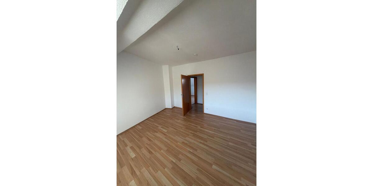 Dachgeschoßwohnung Essen Stadtbezirk VII - 5 Zimmer, 100 m&sup2;, 695&euro; | Angebot:24884993