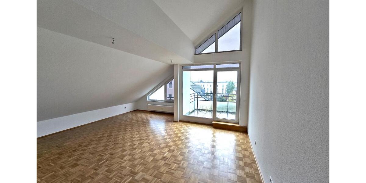 Helle 2-Zimmer-Dachgeschosswohnung mit Balkon in Raderberg 2 zimmer