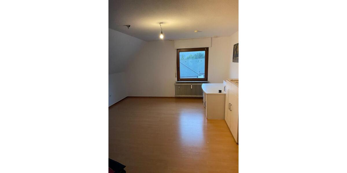 Dachgeschoßwohnung Windeck - 3 Zimmer, 95 m&sup2;, 750&euro; | Angebot:25307156