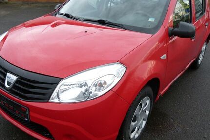 Dacia Sandero 196.381 km 699 € Oberviechtach 92526