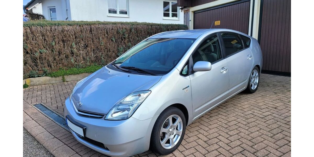 Toyota Prius 230.000 km 5.900 &euro; Engelsbrand 75331