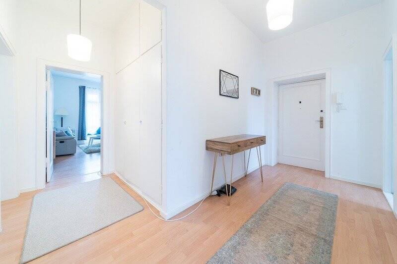 LuxusWohnung mit zwei Zimmern!