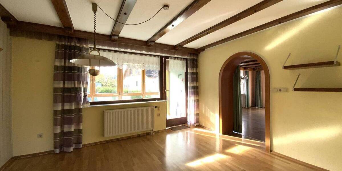 Einfamilienhaus Oberviechtach - 8 Zimmer, 190 m&sup2;, 255.000&euro; | Angebot:25984404