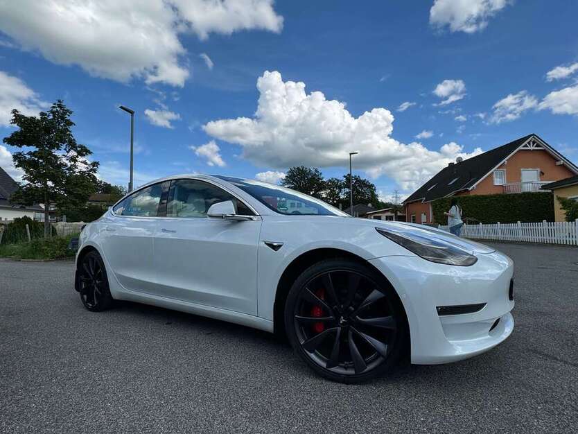 Tesla Model 3 94.400 km 25.999 € Radeberg 01454