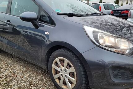 Kia Rio 83.000 km 6.399 &euro; Landshut 84030