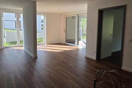 Stilvolles Wohnen im Neubau! Ruhig und grün, Terrasse, 2 Bäder, Fußbodenheizung! 4 zimmer
