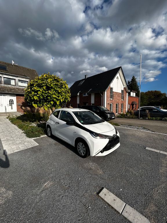 Aygo (X)