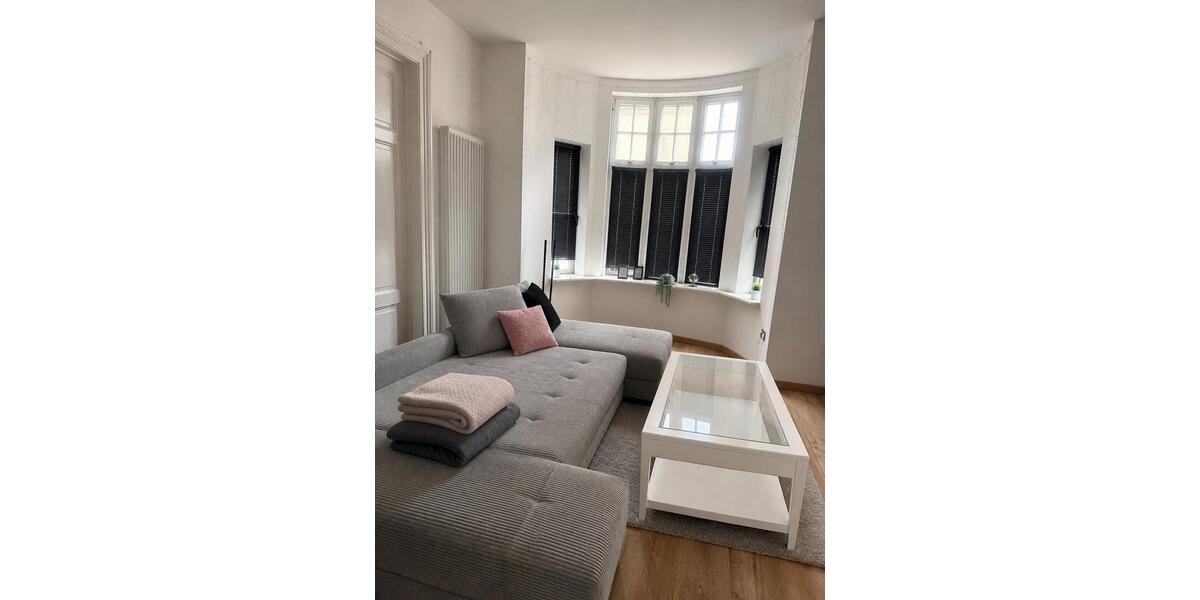 Etagenwohnung Lage - 4 Zimmer, 138 m&sup2;, 1.300&euro; | Angebot:26464572