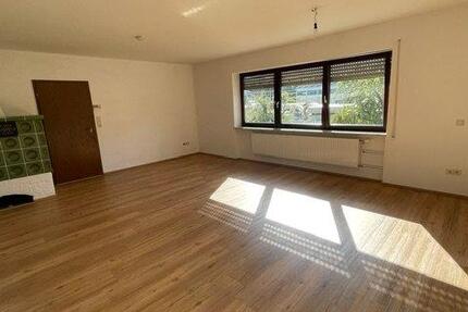 Wohnung Oettingen in Bayern - 3 Zimmer, 117 m&sup2;, 800&euro; | Angebot:27549673