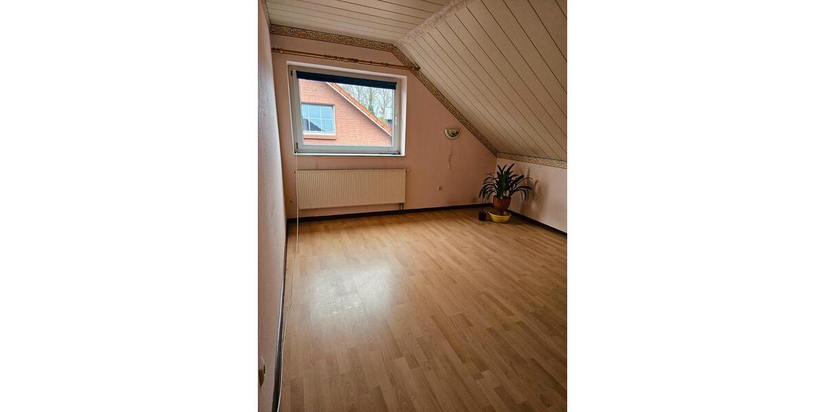 Doppelhaushälfte Hankensbüttel - 7 Zimmer, 165 m&sup2;, 230.000&euro; | Angebot:26786898