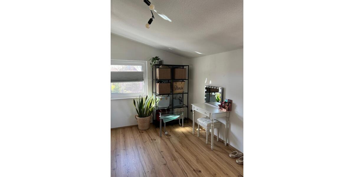 Dachgeschoßwohnung Calberlah - 3 Zimmer, 79 m&sup2;, 660&euro; | Angebot:26421257