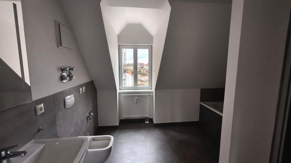 Dachgeschoßwohnung Burg - 3 Zimmer, 89 m&sup2;, 623&euro; | Angebot:26146127