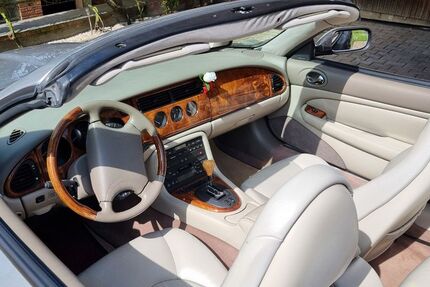 Jaguar XK8 166.000 km 15.450 &euro; Selm 59379