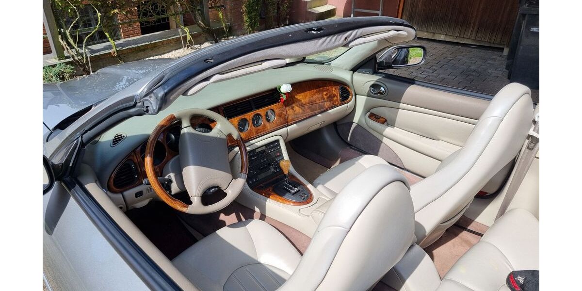 Jaguar XK8 166.000 km 15.450 &euro; Selm 59379