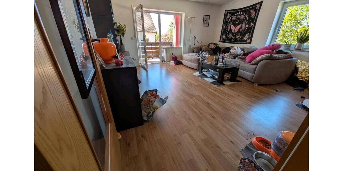 Etagenwohnung Schwarzenfeld - 4 Zimmer, 90 m&sup2;, 850&euro; | Angebot:26395836
