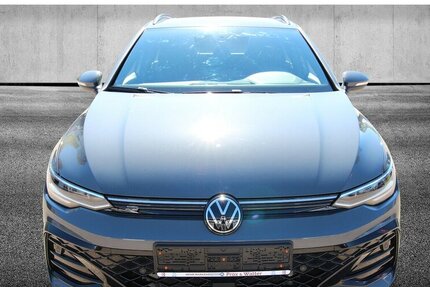 VW Golf VIII Variant 1.5 TSI R-Line LED+KAMERA+ACC 29.927 km 26.900 &euro; Hagenow 19230