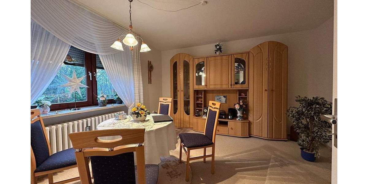 Gepflegtes Reihenmittelhaus mit 2 Wohneinheiten 6 zimmer