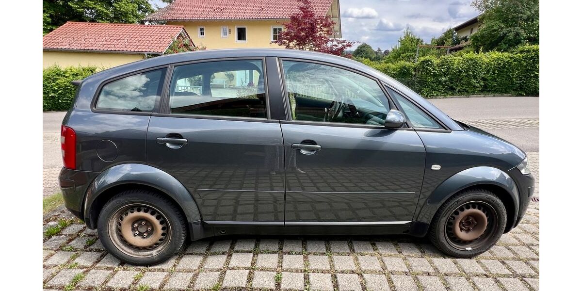 Audi A2 298.000 km 2.250 &euro; München 81669