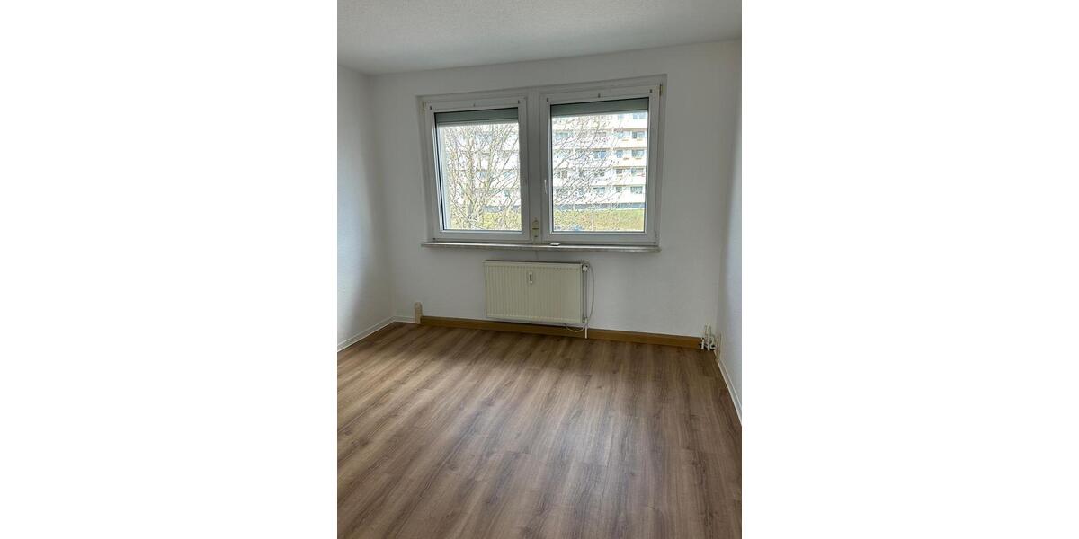 Etagenwohnung Teutschenthal - 3 Zimmer, 60 m&sup2;, 300&euro; | Angebot:24525445