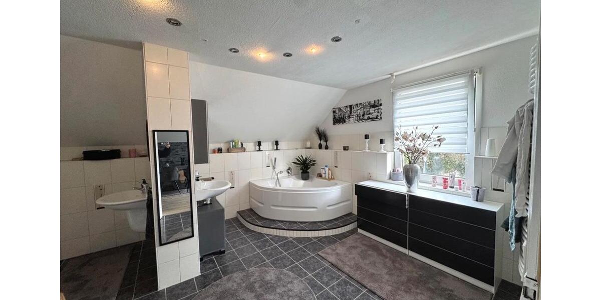 Mehrfamilienhaus, Wohnhaus Wermelskirchen - 12 Zimmer, 450 m&sup2;, 785.000&euro; | Angebot:26227530