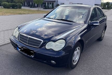 Mercedes-Benz C 200 185.000 km 2.600 &euro; Pforzheim 75177