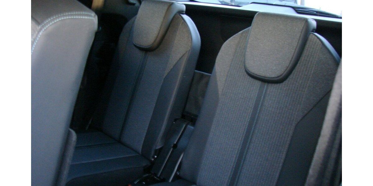 Peugeot 5008 1.2 PureTech130 Allure Pack 7-Sitzer 2WD LED 54.980 km 22.980 &euro; Falkensee 14612