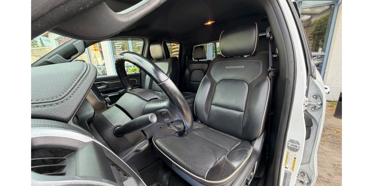 Dodge RAM 1500 5,7 HEMI LARAMIE 113.000 km 32.499 &euro; Rudolstadt 07407